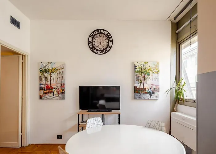 Apartment Modern In Heart Of